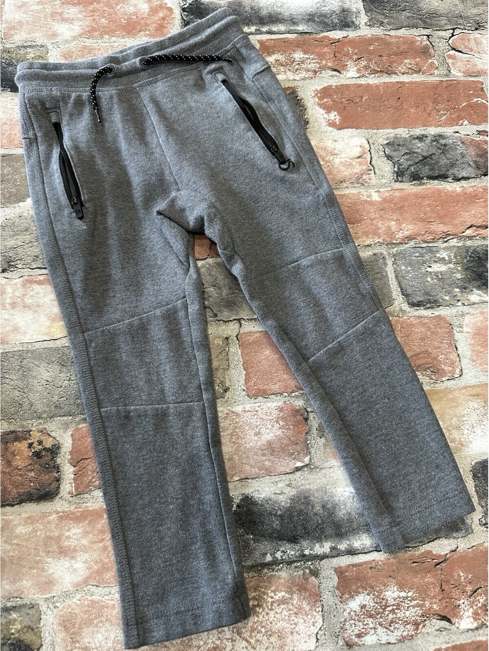 EUC Boys Gap Gray Athletic Pants With Zip Pockets Size 3T